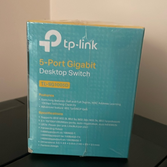 NEW TP-Link 5 Port Gigabit Ethernet Network Switch (TL-SG1005D) - Plug & Play - Picture 2 of 4